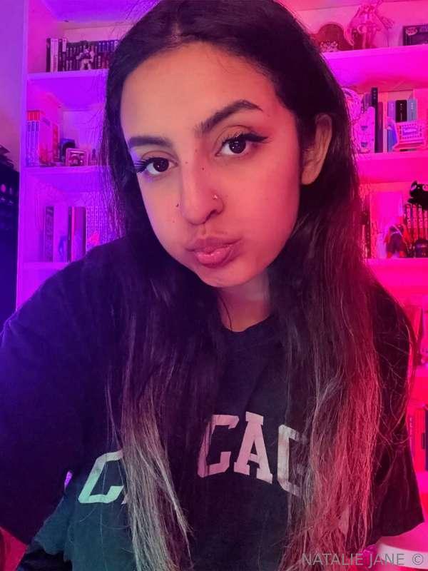 kissy kissy wink