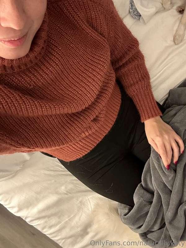 My custom clips for today are done! I'm ready to chat if any..