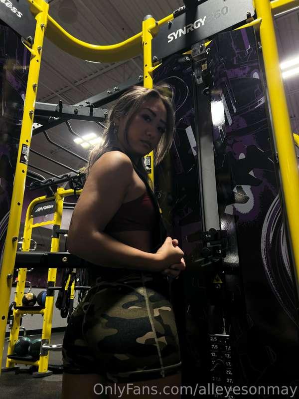 call me muscle mommy 🫦