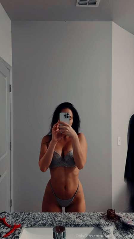 danielleeynicole main image