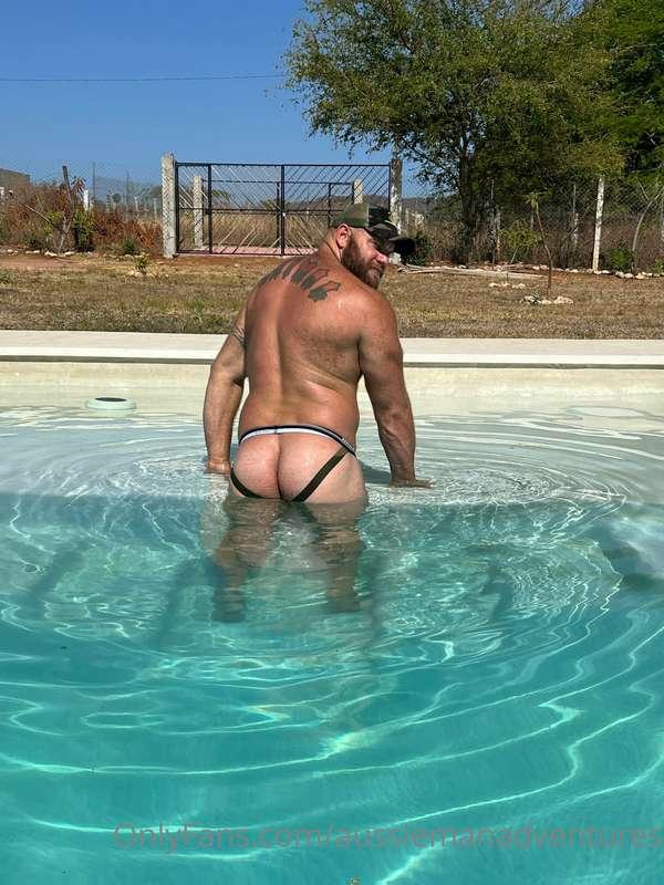 Does my bum look big in this ?? 😁