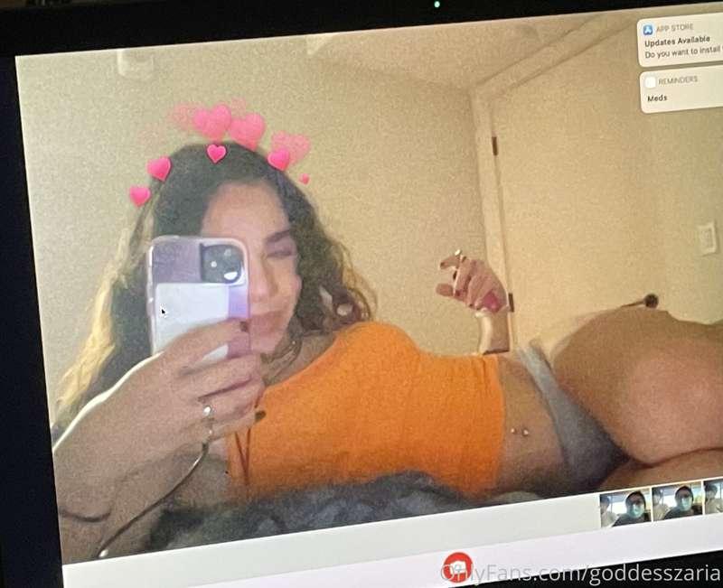 Comment what I should be for Halloween!!🧡