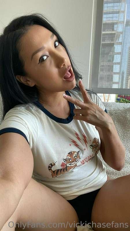 Papi don't forget to join my premium page 😋 Order customs, w..