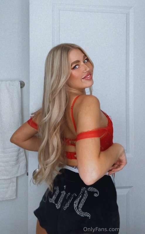 You deserve to have me as your gift🍒