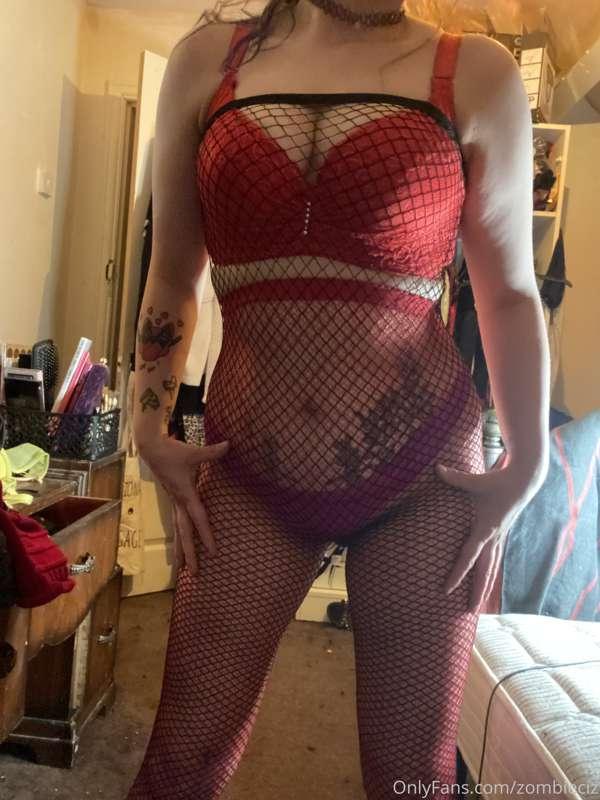 Little peak at my next video ;) ❤️ 🖤