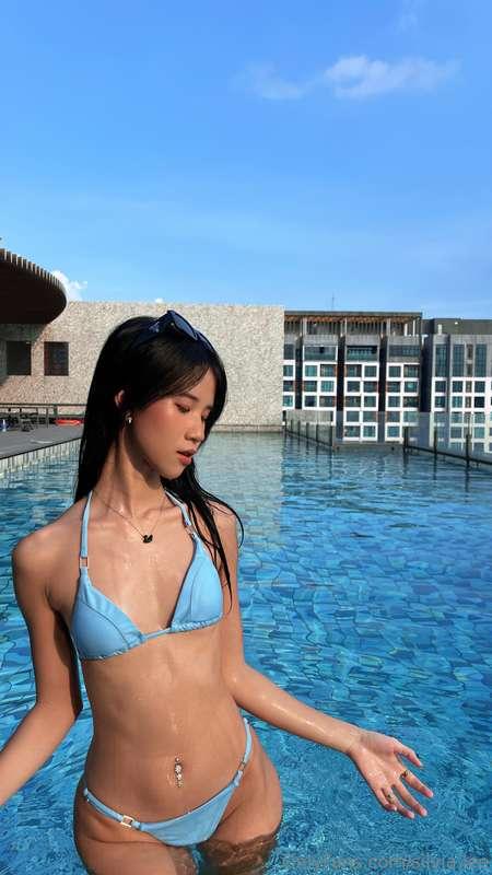 Feeling extra cheeky by the pool today...