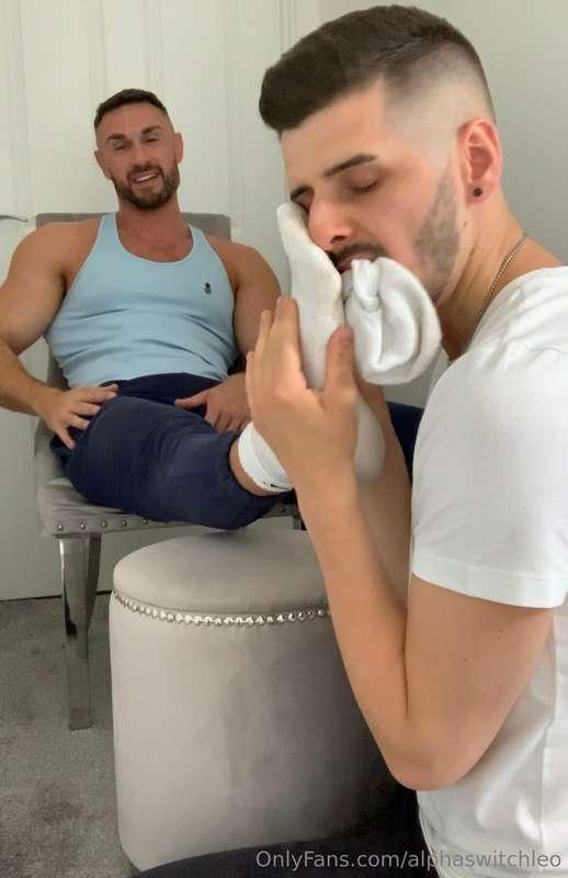 Time to suck the sweat out of @thefindomking  gym socks then..