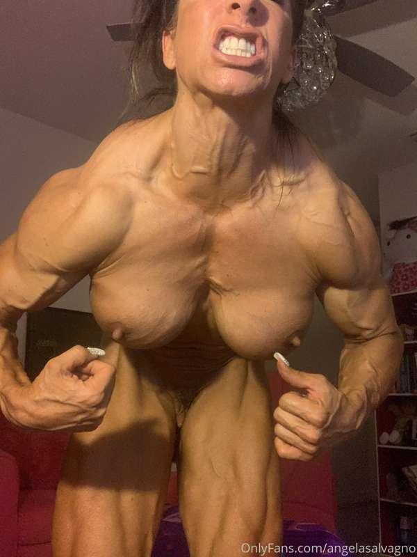Boom! #mostmuscular #veins #shehulk