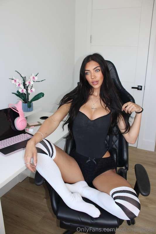 Wanna see what’s waiting for you? DM me 💌