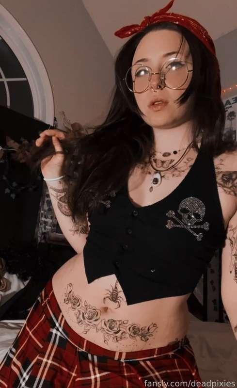 deadpixie image #0
