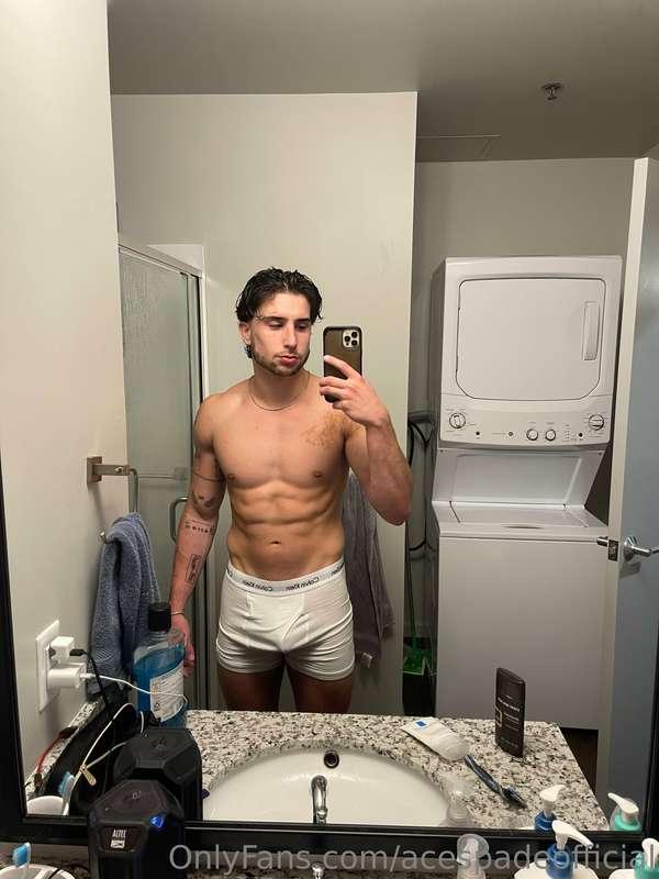 Just got out the shower. Make sure to message me for new cus..