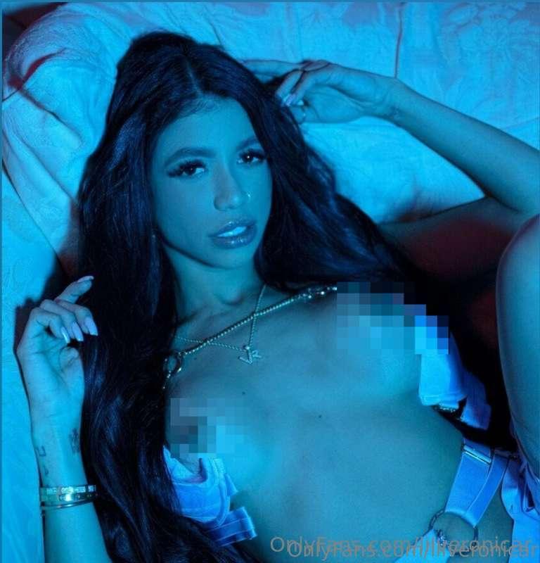 Do you want to see me in your bed like this papi?🥵