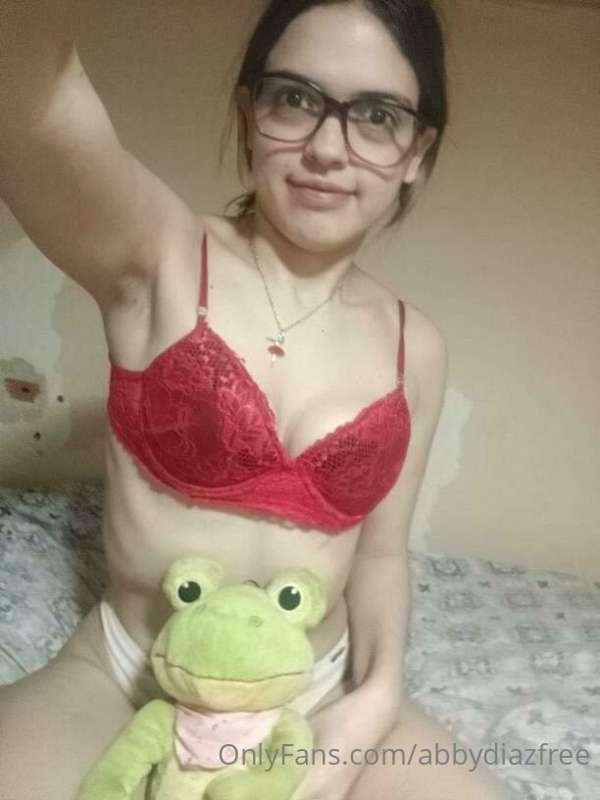 With Pepe the frog 🤭🔥

$3 My V.I.P daddy 😳
www.onlyfans.com/..