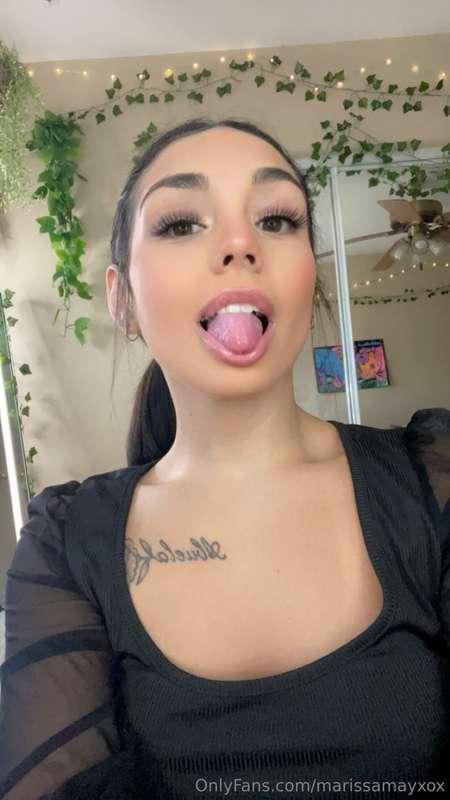 Wanna know what this tongue can do?👅😜