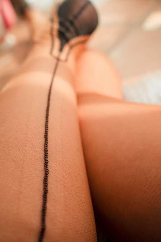 sexy-feet-in-stockings image #2