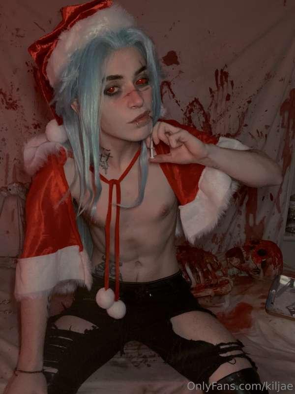 Some holiday spirit!💉
-
(*Background is fake of course, OF)