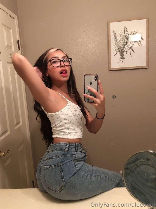 tempting even with jeans on 👅