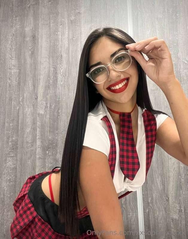 Today my friend  @mia_lopez69   will be available all day fo..