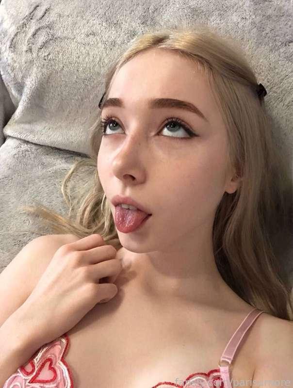 My tongue needs something to eat 👅😈😋

#naughty #cutegirl #hot #tits #young #sexting #nudes #fyp #perkytits #teen #naturaltits #ass #blonde 