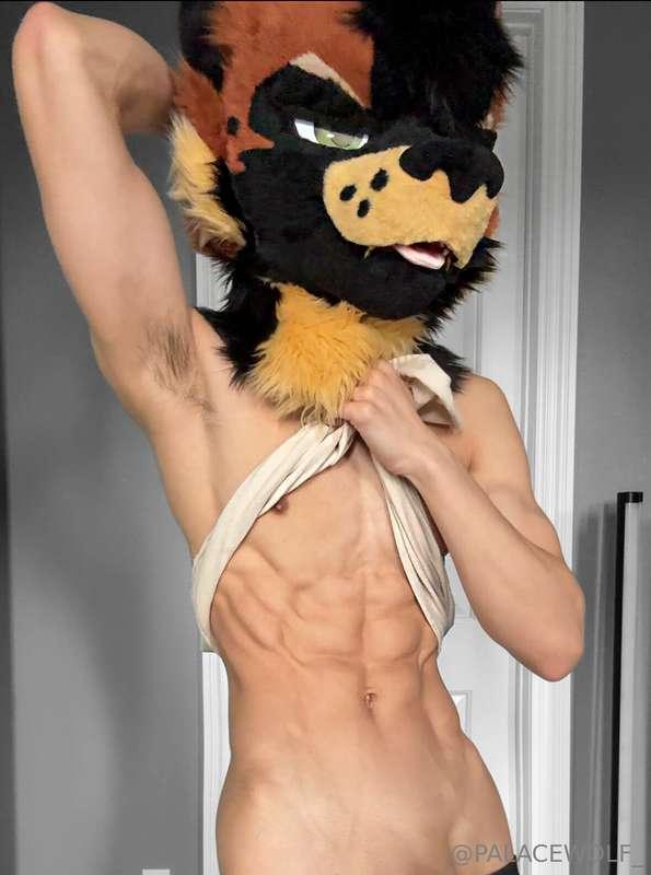 wanna come sniff and lick me?~👅💞