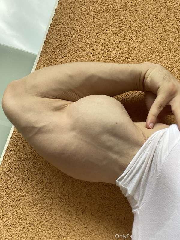 armzbro97 image #0