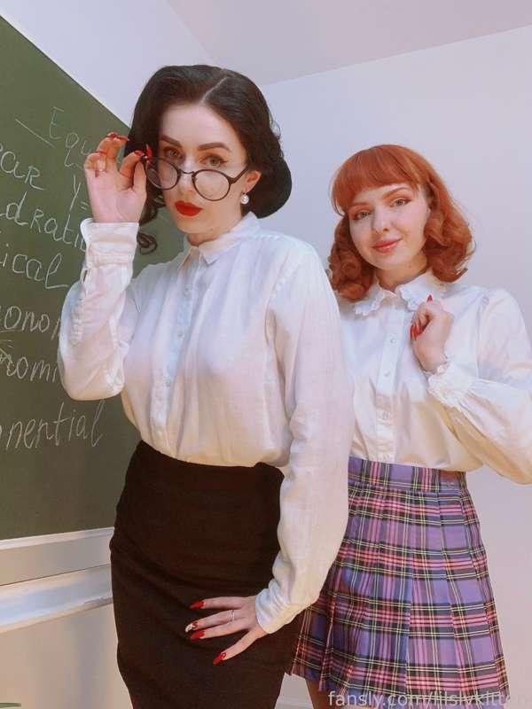 i’d be happy to go back to school if @Miss_Ellie_Mouse was my teacher 🥵
#schoolgirl #teacher