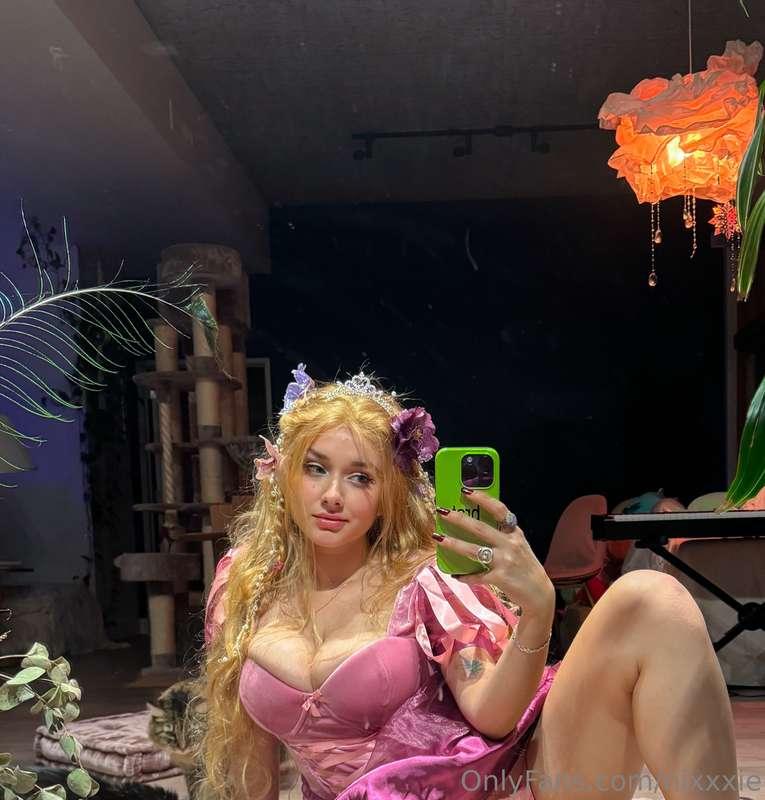 think you can make this naughty fairy squirt? 🥵💦