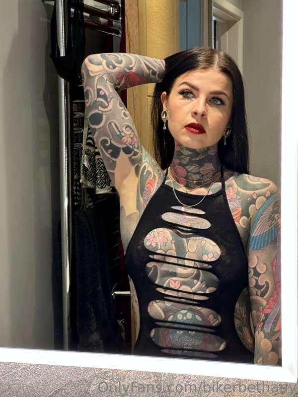 Can you help me make more rips in this dress please? 😉