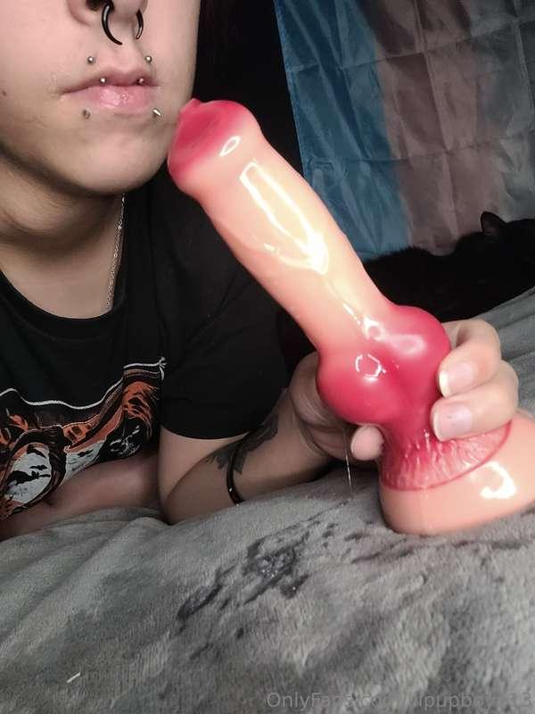 Watch me make a mess all over my toy