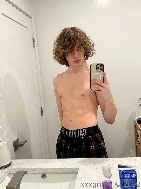 Happy 2023 🖤 unlock and I’ll drop my pajama pants (10+ not s..