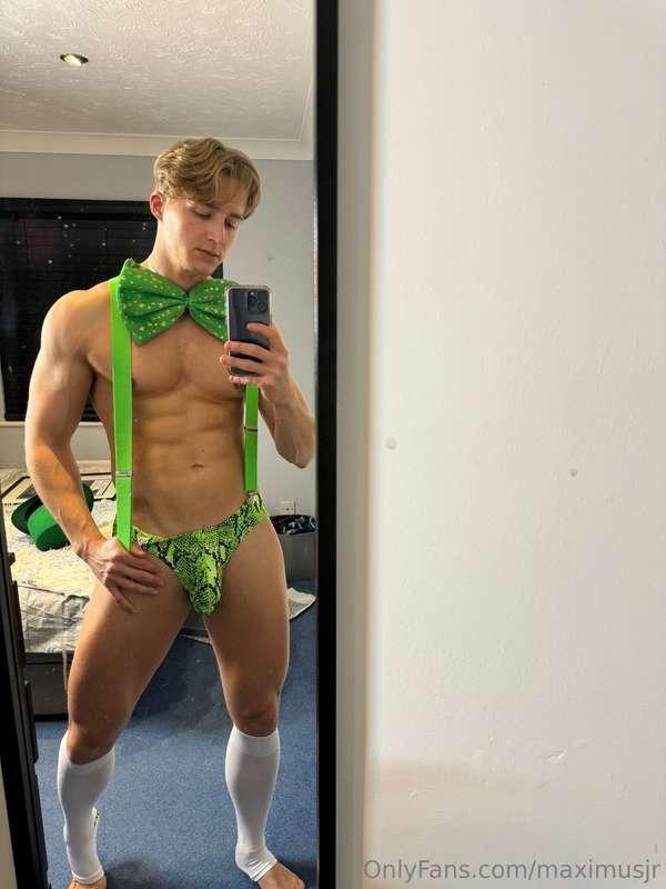Who’s ready for my special StPatricks Day treat 👀 🍀