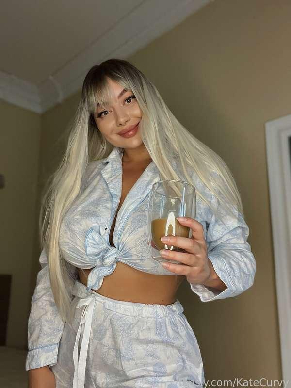 🔥It's time to hug your ❤️baby Kate, snuggle up to her🥵 kiss her passionately and throw her into bed🥵 what are you going to do with me?😈❤️🍆

#fetish #naked #hot #boobs #milf #pussy #bdsm #horny #fyp #sexting