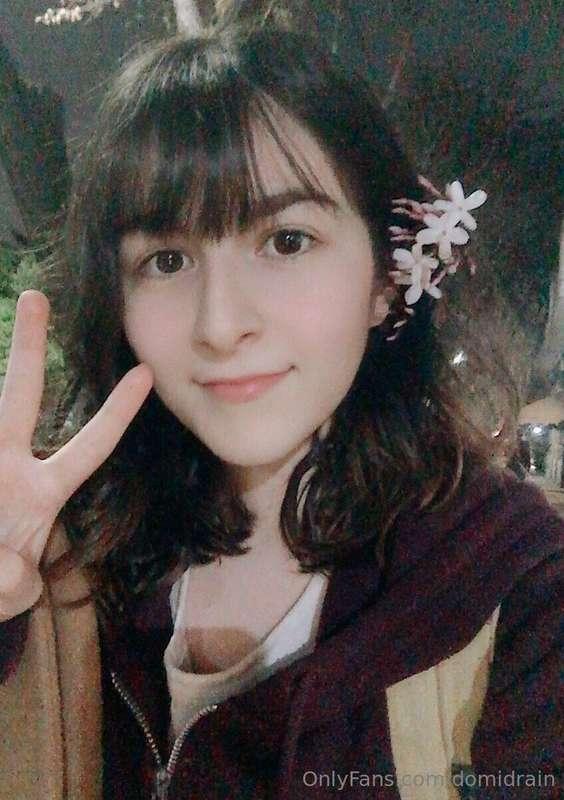 YOU & ME💞, WE BOTH LOVE the flowers in my head 🤍🪷🤍 