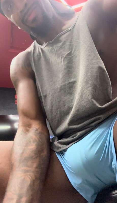 Wiz khalifa challenge in ya inbox in 3 2 ……..