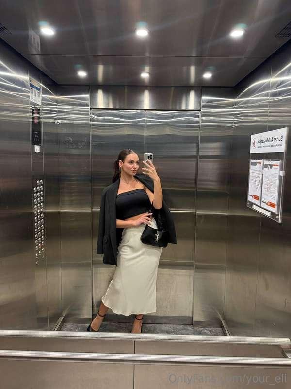 ✨ Evening out is a special magic! 👠💄 When you put on your fa..