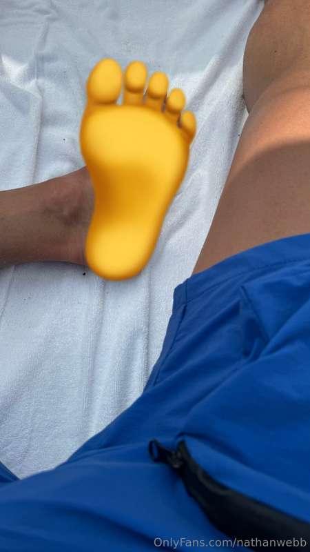 So I heard it’s national foot fetish day 😈👀 foot lovers, che..