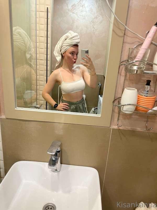 Hard nipples☺️