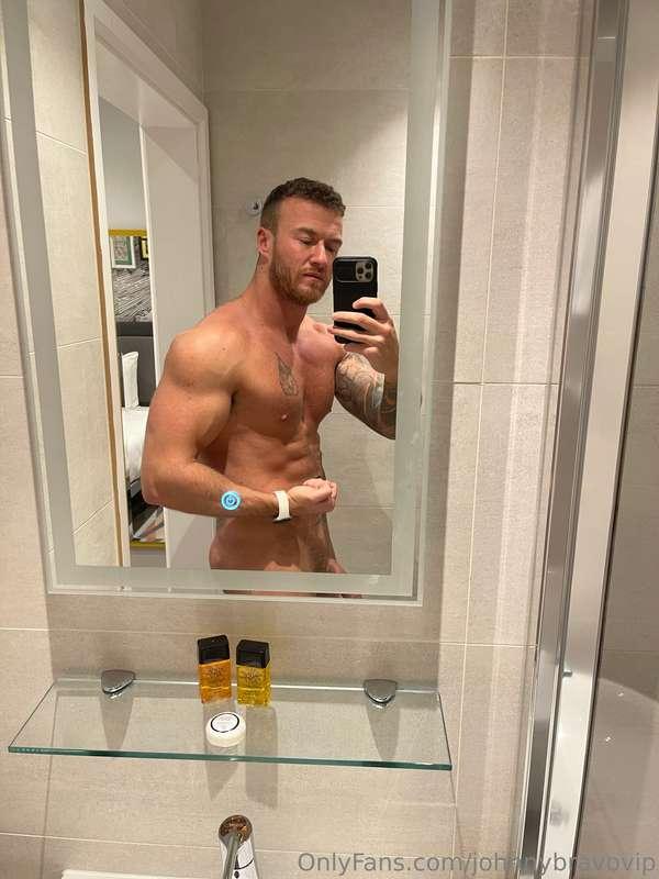 Swipe to see the cock ⬅️⬅️DM ME "SOLO025 - TRADIE FLEX" FOR ..