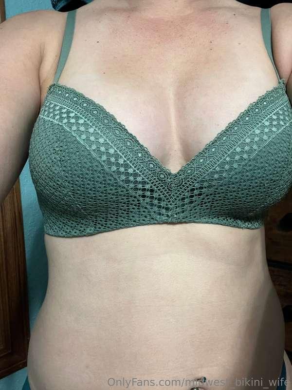 Happy tittie Tuesday! 