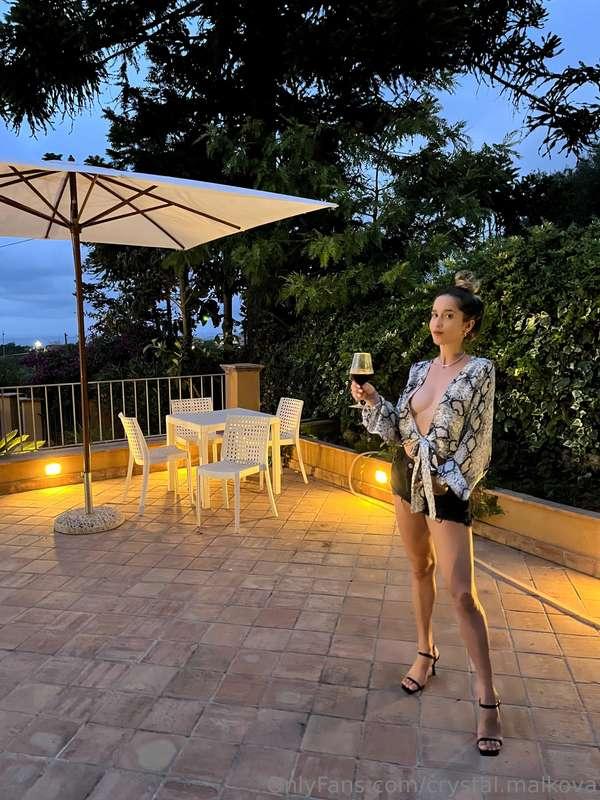 No underwear Friday mode on 🔥  What are your plans for tonig..