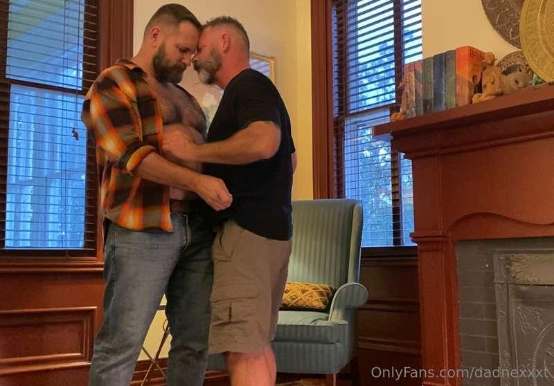 Here are some teasers from my evening with @seattle_dad   He..