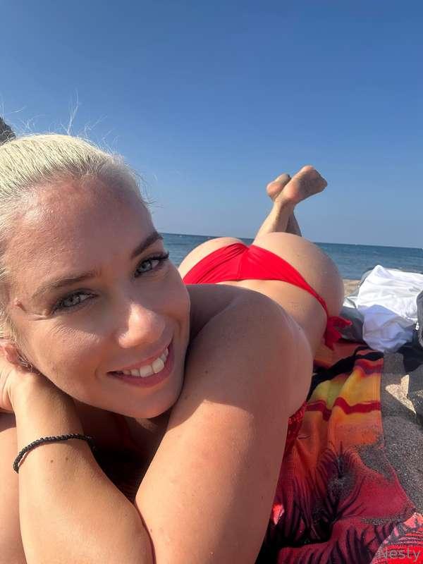 Have a nice Monday morning guys!☀️👙😘