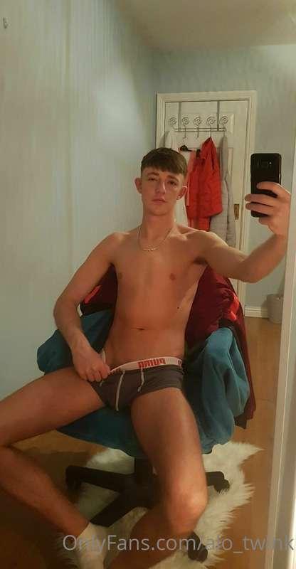 alo_twink image #1