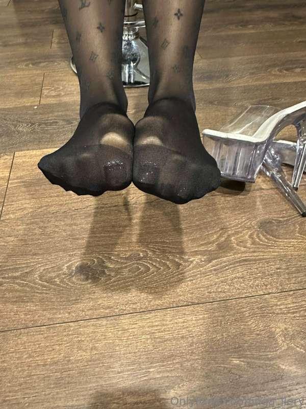 Nylons lovers, good morning :))