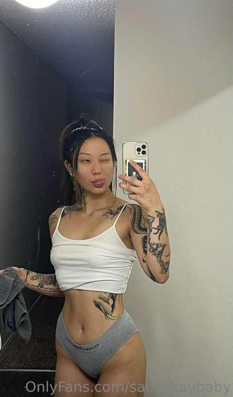 henno hennoo postin n replying today🥰😋 ily