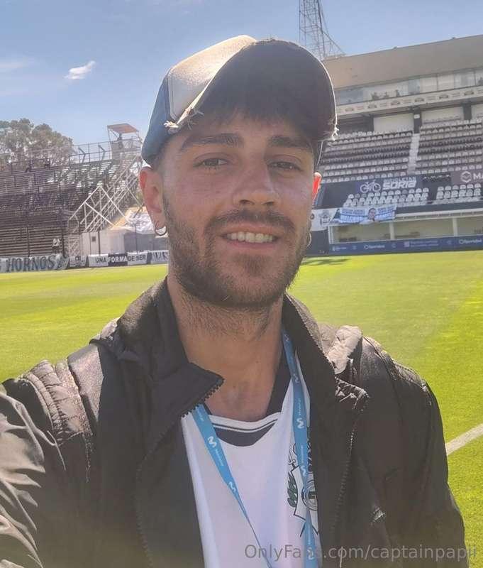 🔥🇦🇷 @ballsy_arg @ballsy_arg 🇦🇷🔥Latin hunk - who likes to be ..