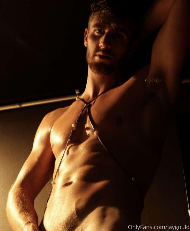 Back in my criss cross chain.. who wants the uncropped photo..