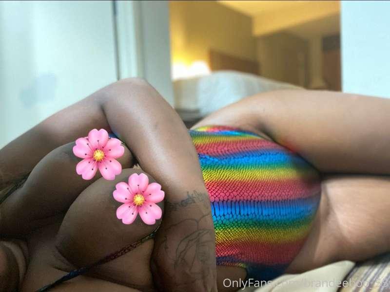 Titty Tuesday #Likeeee if you like titties