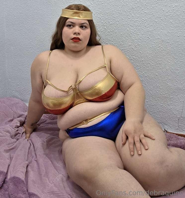Por delante o por detrás 🥵💦 vestida de Wonder Woman? 😈