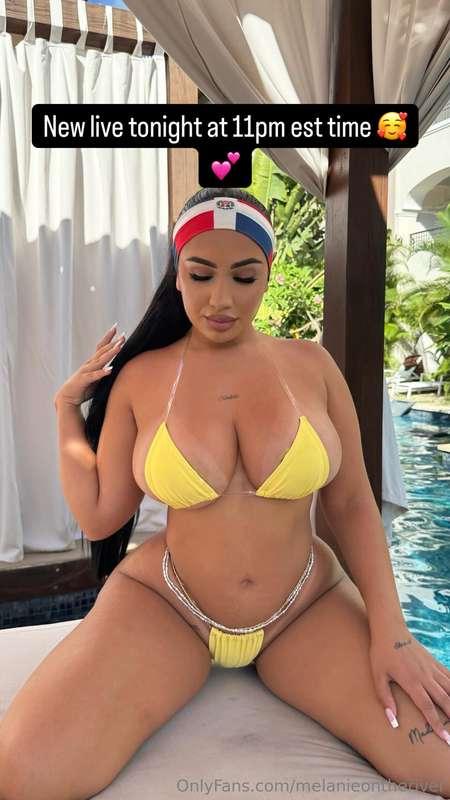 Are u joining my live tonight at 11pm est time?😍